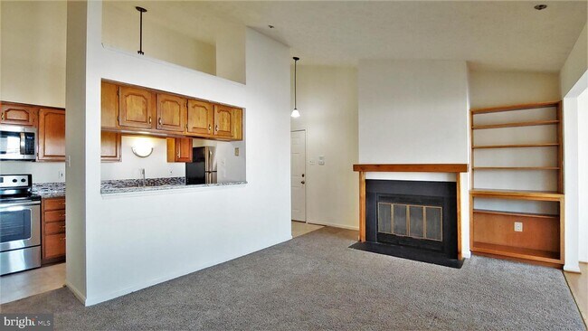 Building Photo - 621 Himes Ave