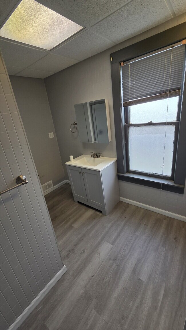 Foto del edificio - 3 Bed Ready Now!!