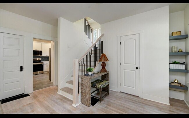 Foto del edificio - 103 Oak Hill Ave