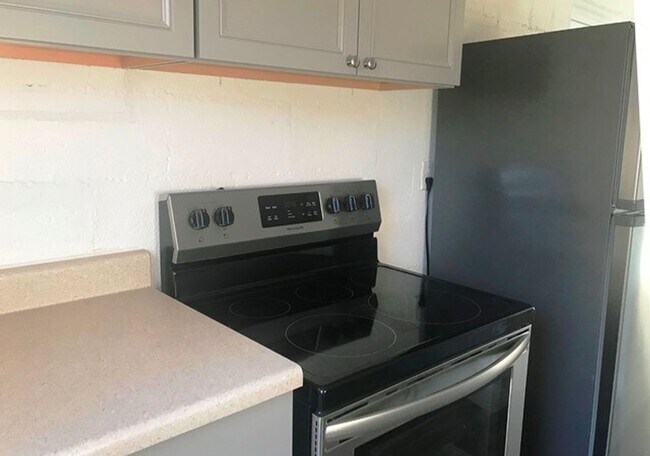 Building Photo - 2 BR 1 BA