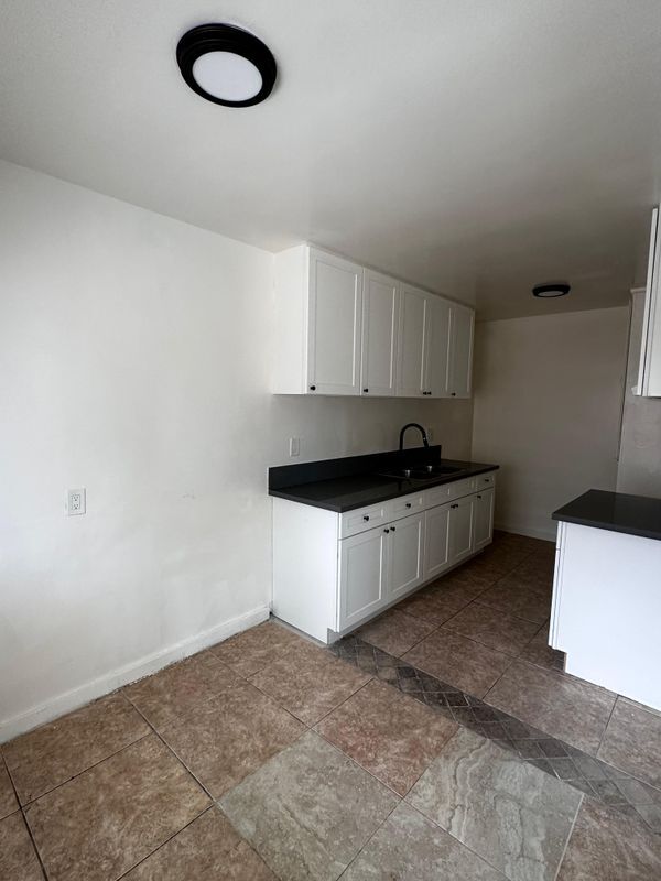 Foto del edificio - 13412 S Vermont Ave