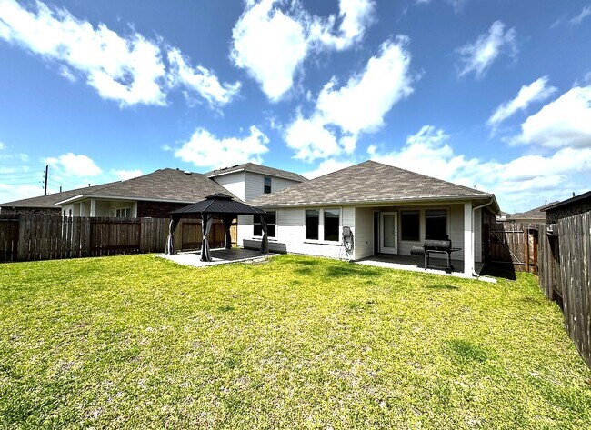 Foto del edificio - 5238 Bay Mdws Ln