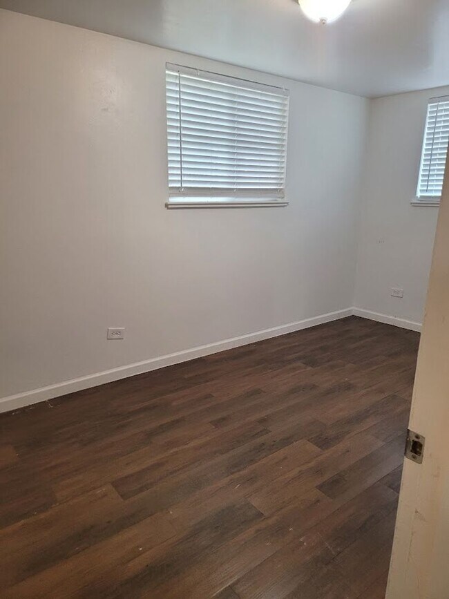 Foto del edificio - 3rd 5370