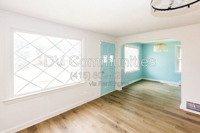 Foto del edificio - 18412 Waterbury Ave