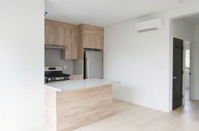 Building Photo - 2291 Termino Ave