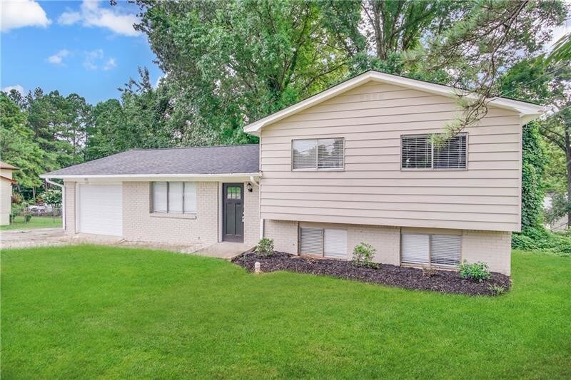 Foto principal - 3719 N Camp Creek Pkwy SW