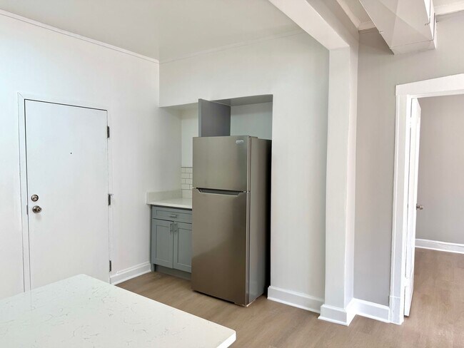 Foto del edificio - 802 N Bishop St