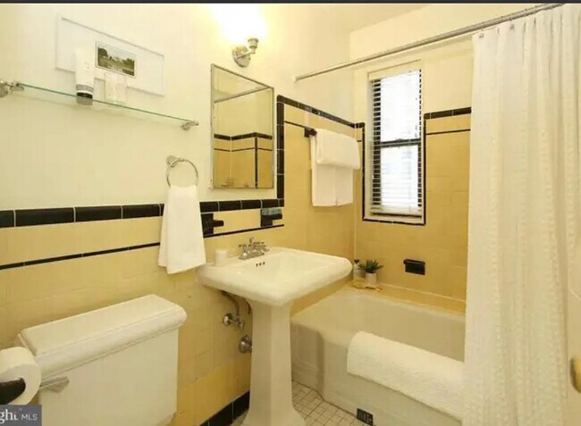 Baño - 1 Scott Cir NW