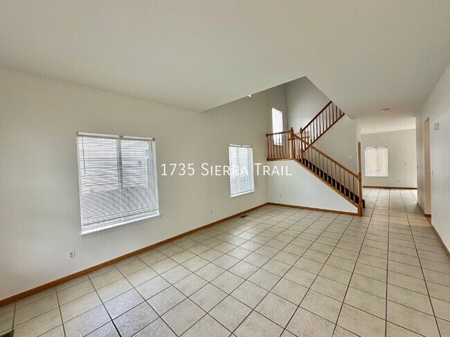 Foto del edificio - 1735 Sierra Trail