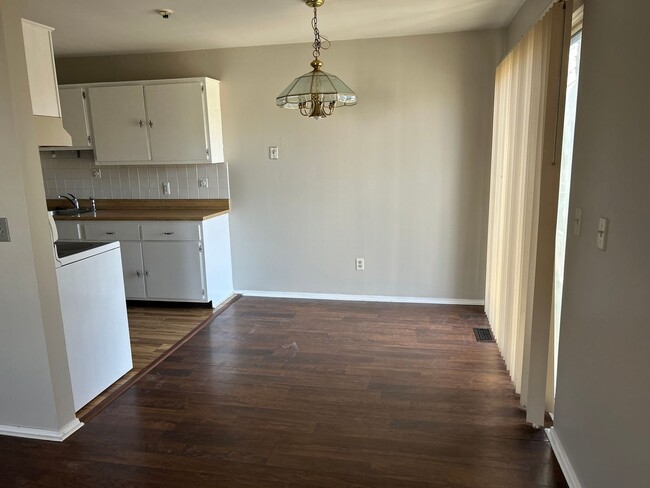 Building Photo - Two bedroom condo in Chesterfield