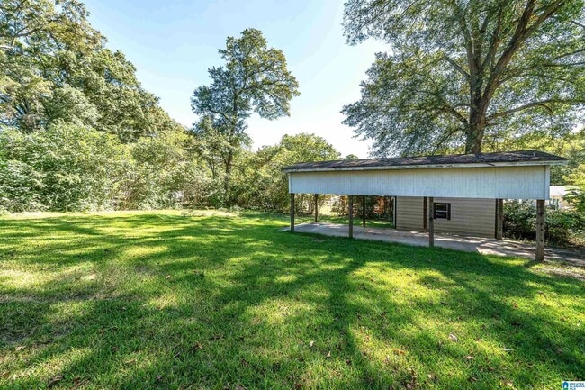 Building Photo - 1301 27th Ave N