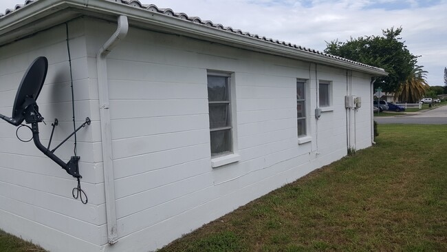 Building Photo - 7120 Embassy Blvd