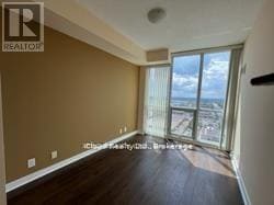 Photo du bâtiment - 3985-3985 Grand Park Dr