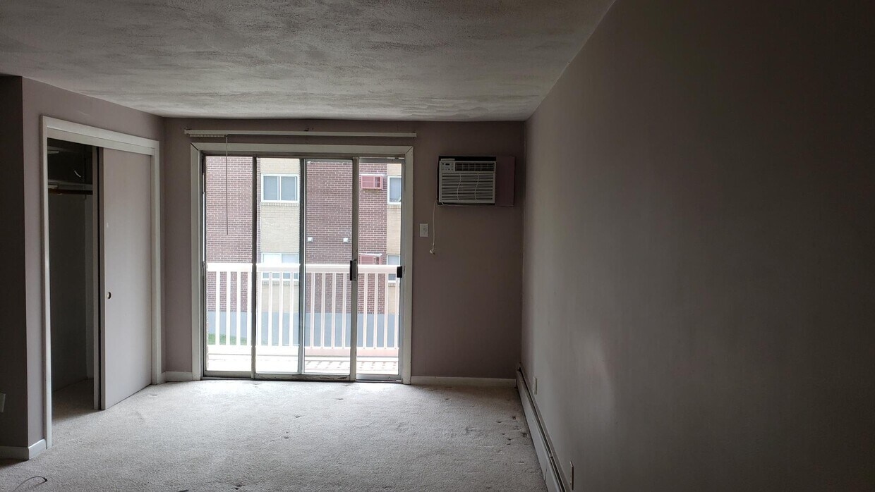 Foto del edificio - 616 Boston Post Rd E