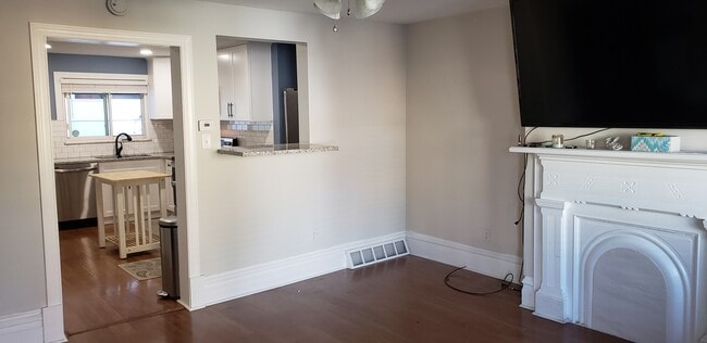 New pass through with counter top for dining/studies - 1702 Sidney St