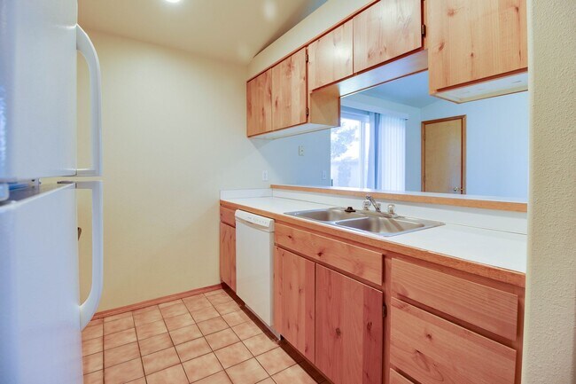 Foto del edificio - 2144 SW Reindeer Ave