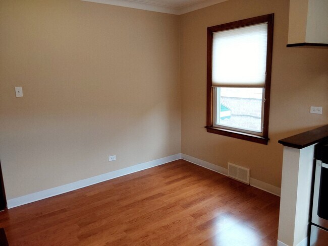 Building Photo - 5622 S Merrimac Ave