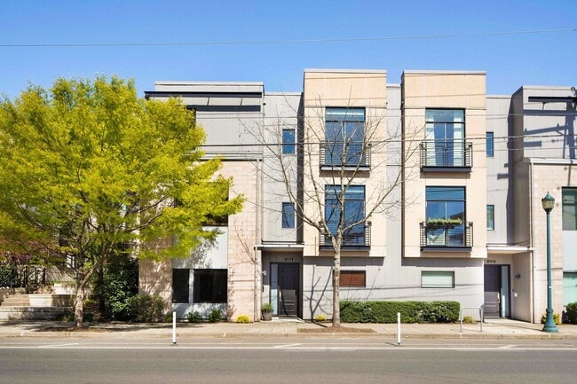 Building Photo - 2034 NW 16th Ave