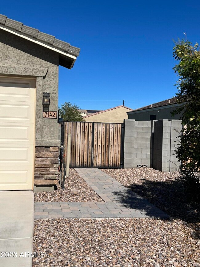 Building Photo - 7142 E Aerie Way