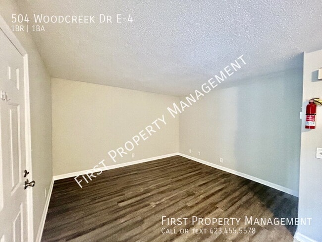 Building Photo - 504 Woodcreek Dr