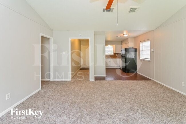 Foto del edificio - 12811 Claygate Dr