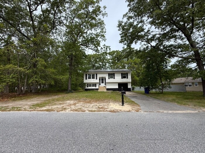 Foto principal - 6 Quail Run Rd