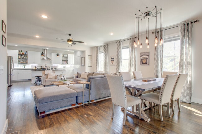 Sala de estar - 1515 Porter Rd