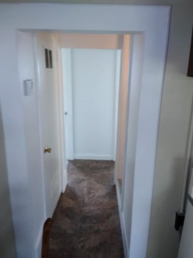 Foto del edificio - 1311 E 11th St