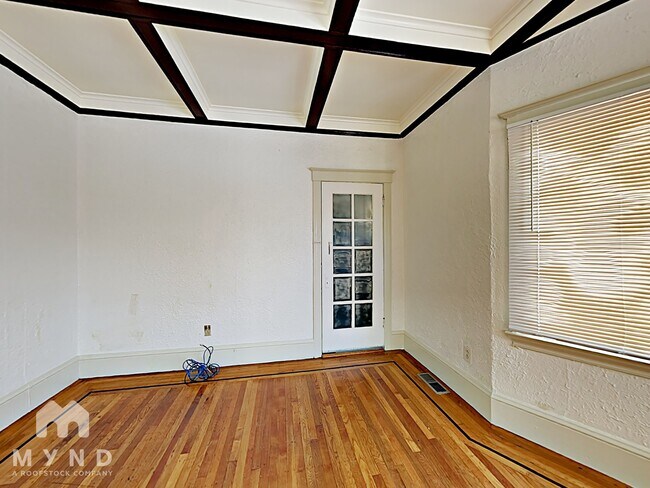 Building Photo - 464 41st St