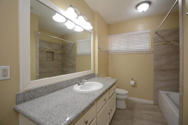 Building Photo - 15 S Tallowberry Dr