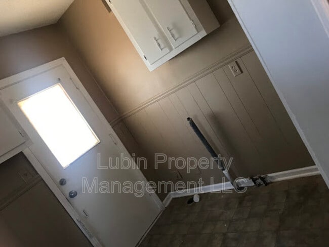 Building Photo - 3093 Saint Charles Dr