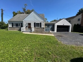 Building Photo - 2770 Tremont Rd