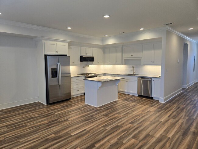 Foto del edificio - 3 Bedroom 2.5 Bath Townhome located in Valdosta, GA Minutes from Moody