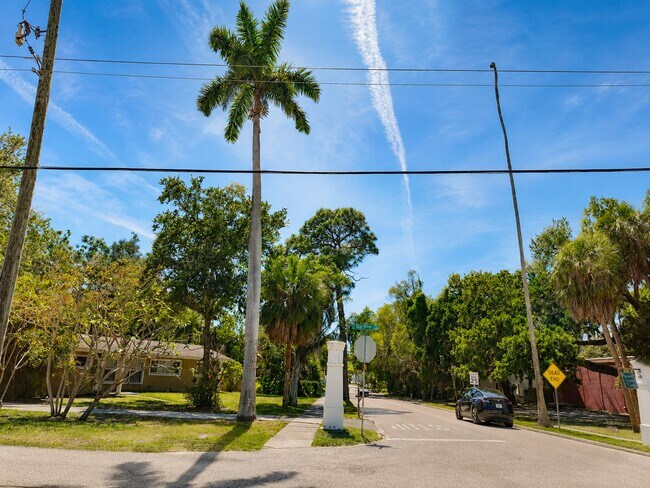 Foto del edificio - 3524 Bay Shore Rd