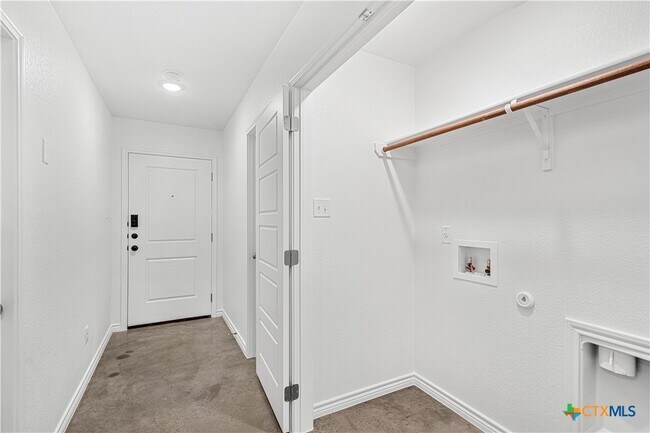 Building Photo - 1214 Concord Dr