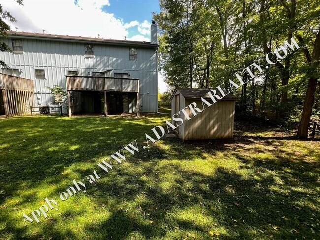 Foto del edificio - Spacious Duplex in Lee's Summit-Available ...