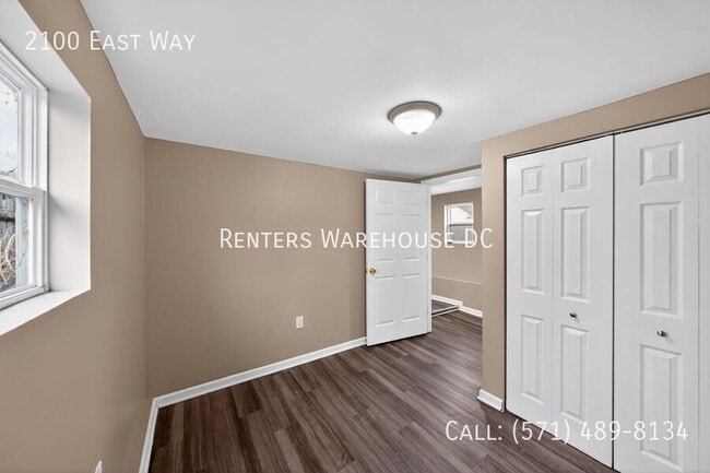 Foto del edificio - 2100 East Wy