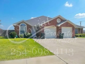 Building Photo - 2107 Charleston Ct