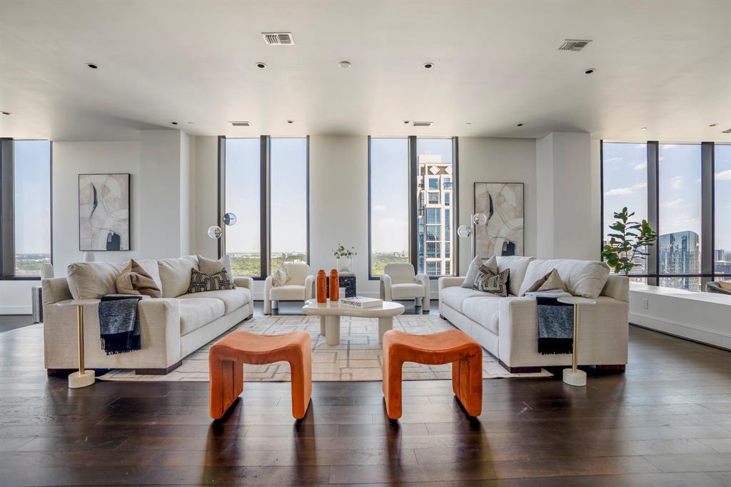 Foto principal - 1409 Post Oak Blvd