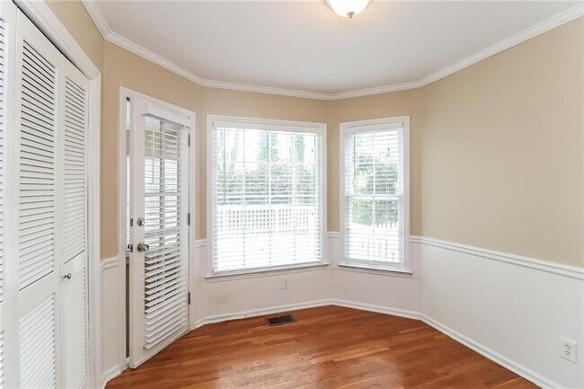 Foto del edificio - 2723 Chestnut Ridge Way