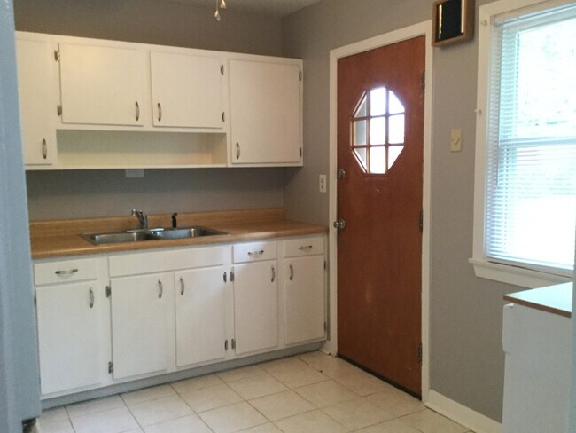 Building Photo - Adorable 3 Bedroom Home in Lyndon