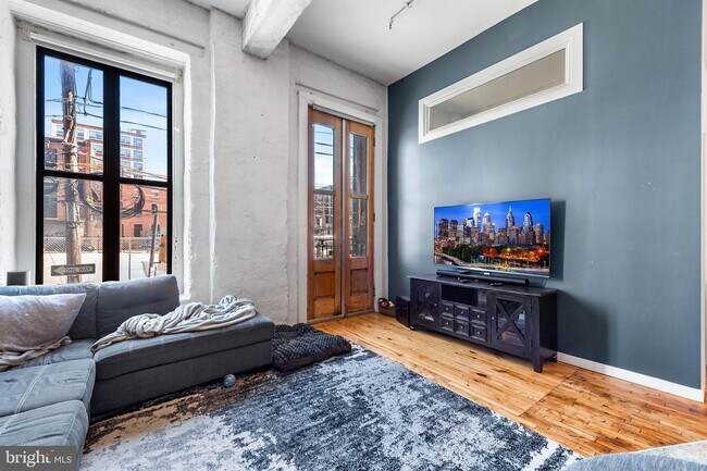 Building Photo - 428-440 N 13th St