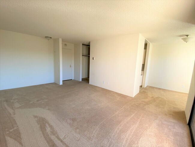Foto del edificio - One Bedroom Condo Available in Watergate Community/Emeryville!