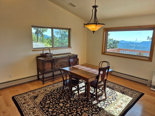 Building Photo - 1096 Aspen Dr