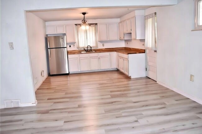 Photo - 318 Rockfield Rd House