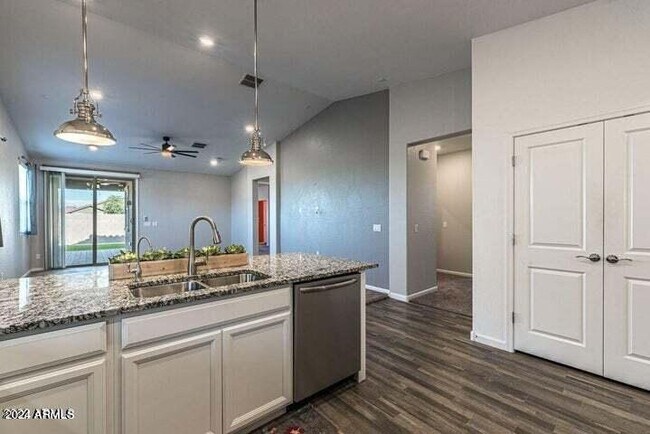 Building Photo - 12480 W Myrtle Ct