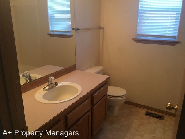 Building Photo - 3620 E 3rd Ave