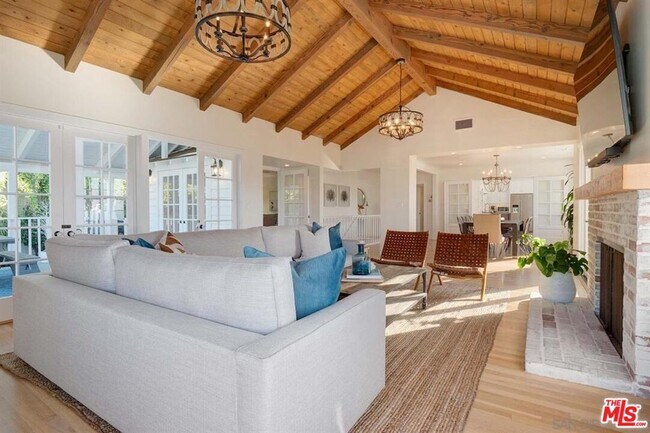 Foto del edificio - 7715 Whitefield Pl