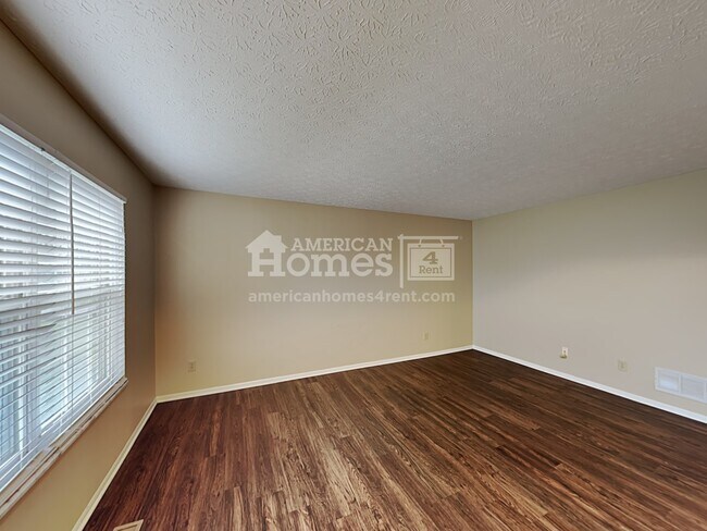 Building Photo - 7831 Fairfax Loop Drive