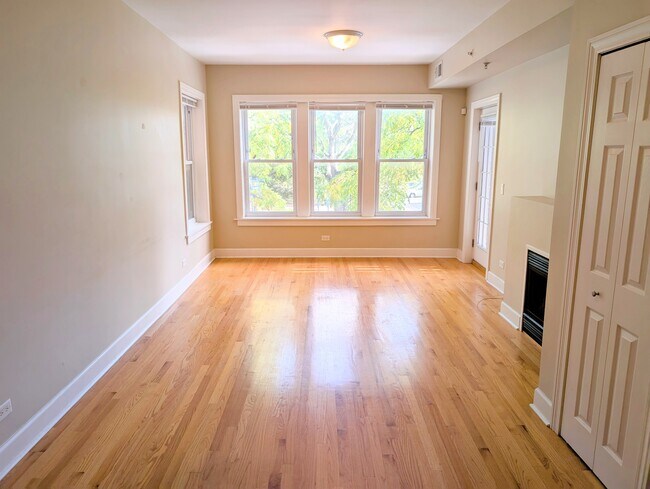 Foto del edificio - 142 Elmwood Ave